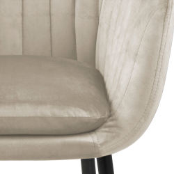 Emilia Armstol - Sand