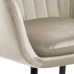 Emilia Armstol - Sand