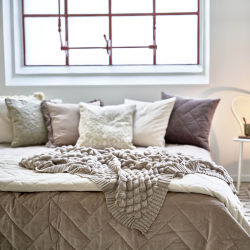 Chevron Sengetppe - Simply taupe