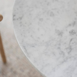 Brooksville rundt Sofabord - Hvidt/Brunt