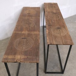 Konsolbord med udskringer