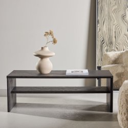 Telemarket rektangulrt sofabord i sort med integreret hylde – moderne og stilfuldt design til stuen