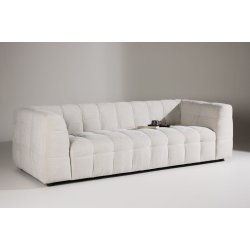 Malou 3-personers sofa i beige polstring med rummelige hynder og moderne design – elegant og komfortabel sofa til stuen